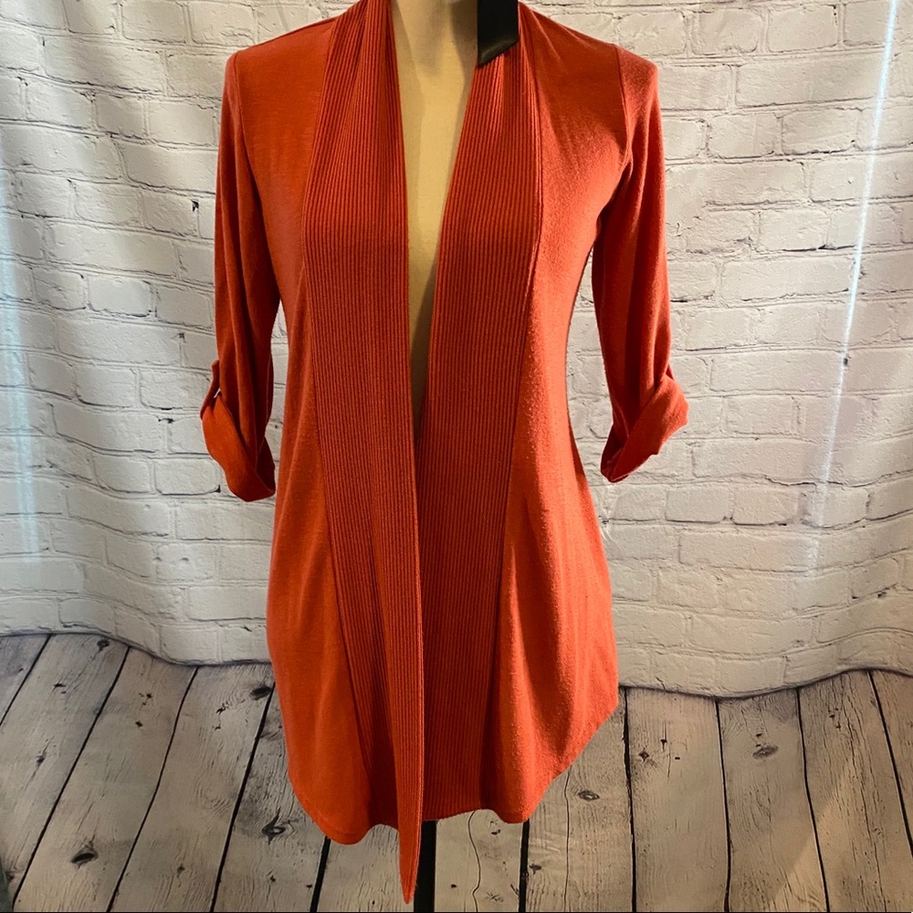 Bobeau||Coral/orange cardigan with roll up 3/4 sleeves. Perfect for fall!